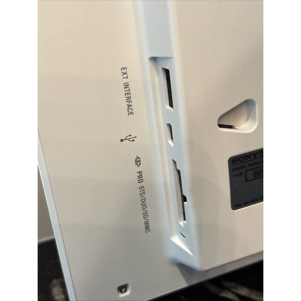 SONY Digital Photo Frame 2GB 7